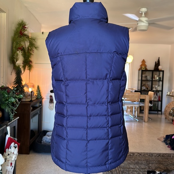L.L. Bean Navy Vest - Picture 5 of 7